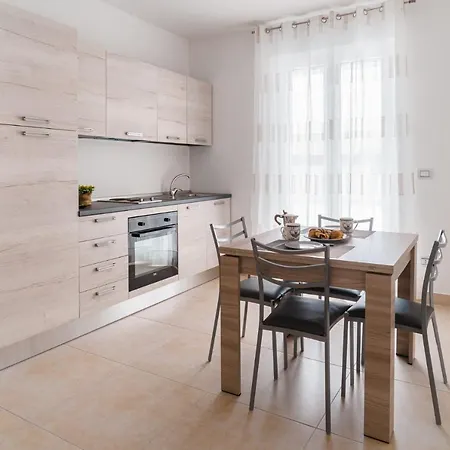 Apartament Guesthost - Scaringi Palace B Trani