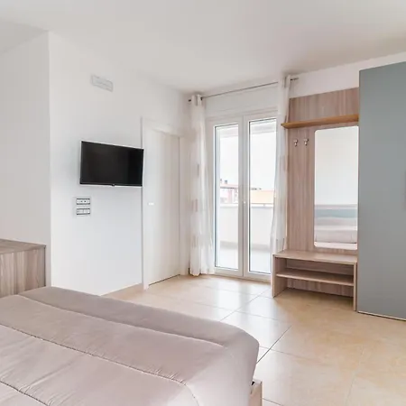 Guesthost - Scaringi Palace B Апартаменты *